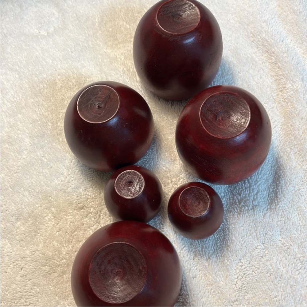Vintage Set of Six Round Wooden Apples Various Sizes - Picture 3 of 5